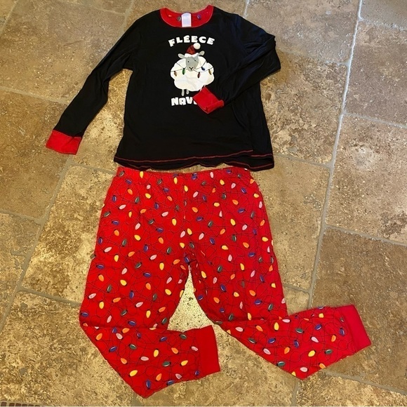 SECRET TREASURES Teens Christmas Pajamas Set Fleece Navidad Size L(12/14)-Unisex - Picture 1 of 6